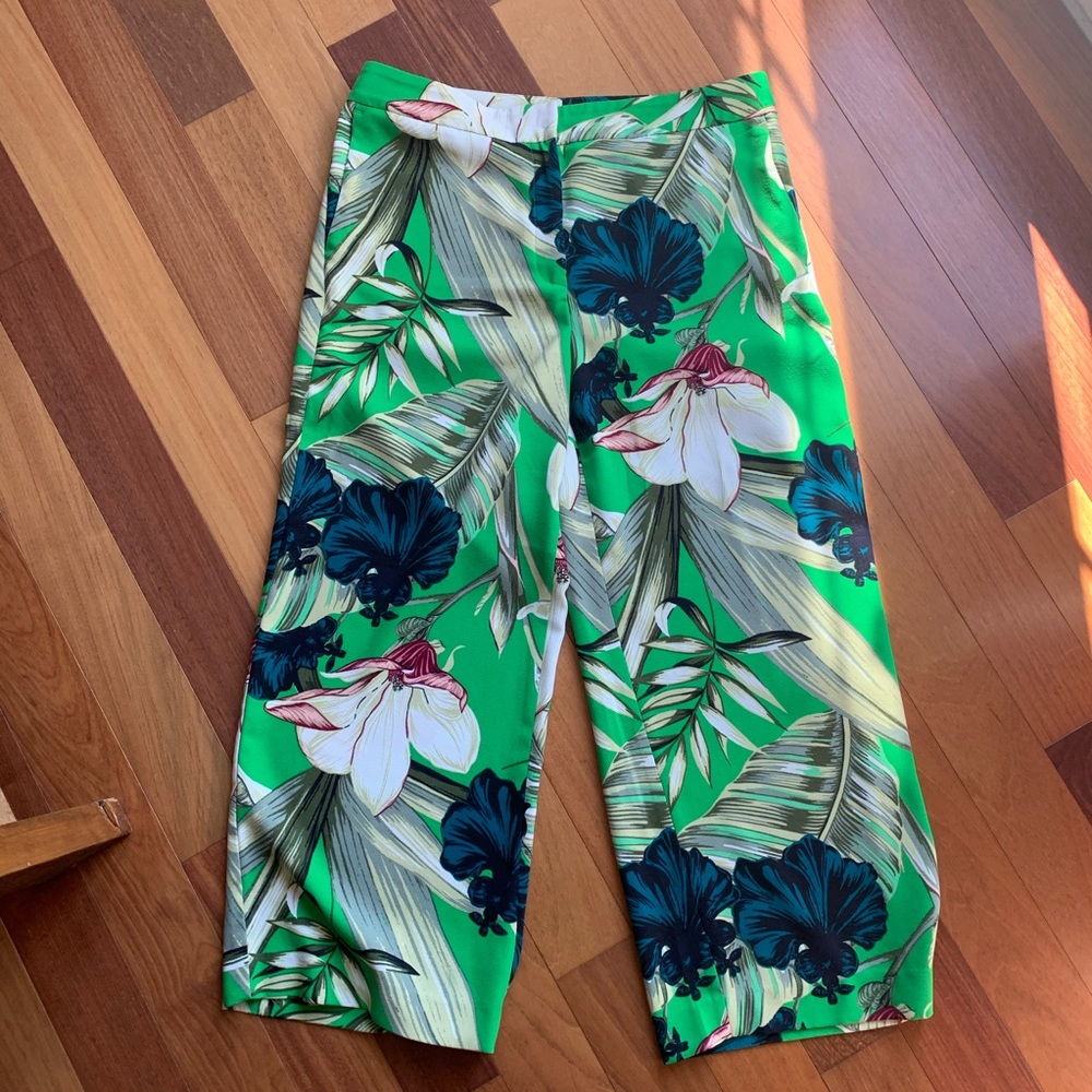 Ann Taylor Tropical Wide Leg Cropped Pants, size 8